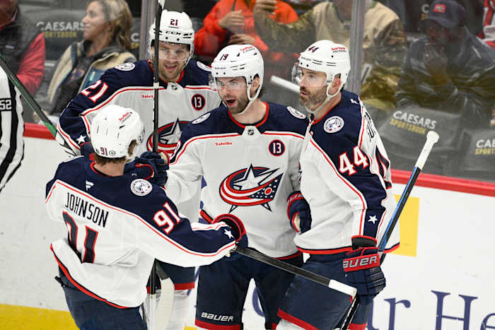 Fantilli en Greaves zijn de nieuwste bijdragers om de play -off hoop van de Blue Jackets te houden
