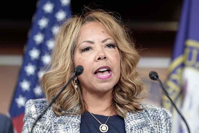 Georgia -democraat Lucy McBath schort 2026 Run op voor gouverneur, onder verwijzing naar de kanker van haar man