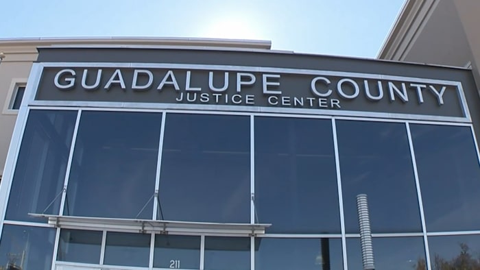 Guadalupe County Man beschuldigd van seksuele mishandeling van San Antonio Teen, zegt Sheriff's Office