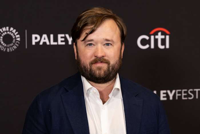 Haley Joel Osment beschuldigd van cocaïne -bezit en dronken in het openbaar
