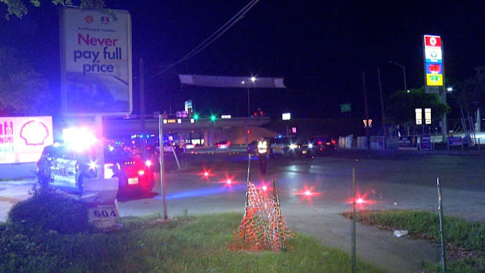 Het kantoor van me identificeert de hit van de mens, gedood door voertuig aan de noordwestkant