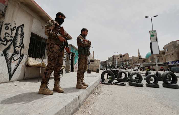 Israël zegt dat het operatie heeft uitgevoerd tegen gewapende mannen die Druze -jagers in Syrië aanvallen