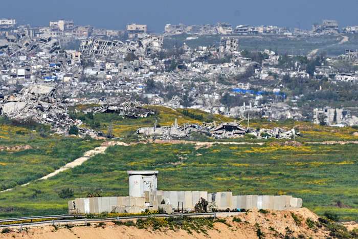 Israël zegt dat het troepen in Gaza, Libanon en Syrië voor onbepaalde tijd zal houden. Wat betekent dat?