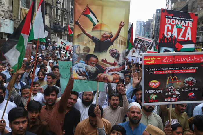 Israëlische stakingen doden minstens 25 in Gaza en Huckabee verschijnt als eerste als Amerikaanse ambassadeur