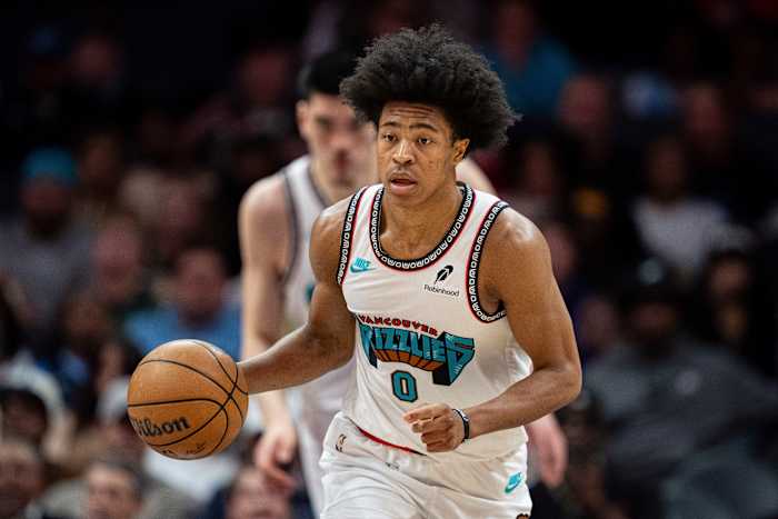 Jaylen Wells van Grizzlies breekt zijn pols op harde landing die rookie naar het ziekenhuis stuurde