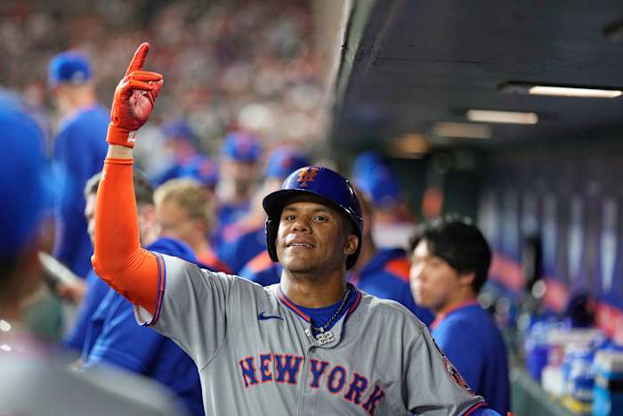 Juan Soto Slugs First Homer voor Mets in Win Against Astros