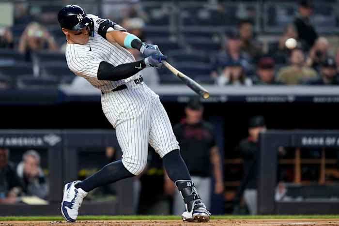 Judge krijgt de 500e extra honkslag, 3e snelste Yankee om Mark te bereiken achter Dimaggio, Gehrig