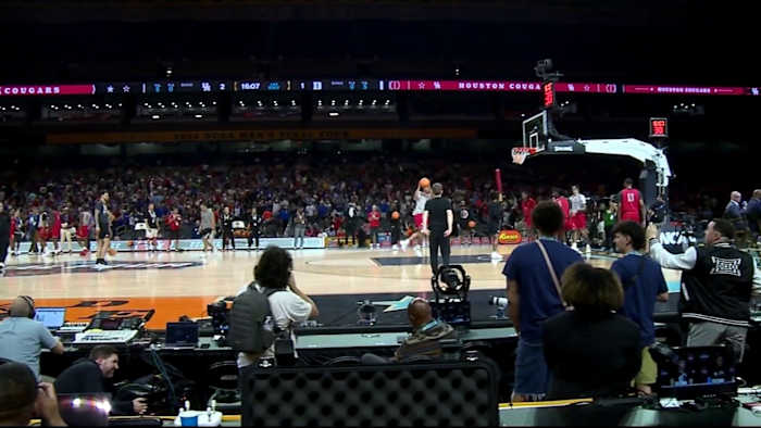 KSAT Sports Team breekt bezienswaardigheden en het geluid van de laatste vier van Reese's heren af