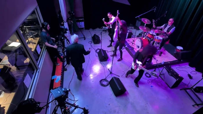 KSYM 90.1 FM Hosts 'Radio Matters' Pledge Drive om programma's te ondersteunen, SAC -studenten