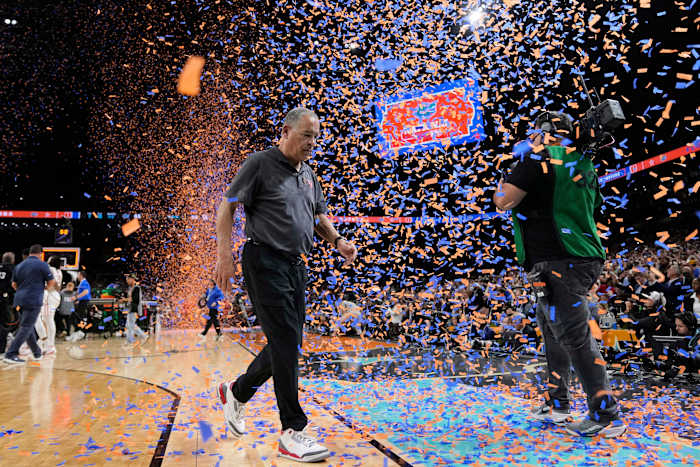 Kelvin Sampson in Houston was dicht bij zijn 1e nationale titel. Het glipte pijnlijk weg vs. Florida