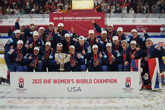 Klassieke ontmoeting op ijs als Verenigde Staten wint dameshockeywerelden met 4-3 in OT tegen Canada