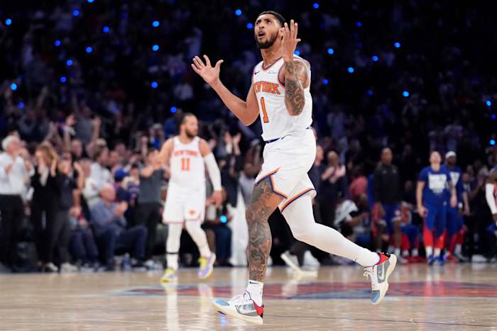 Knicks gebruiken een 21-0 punt in het 4e kwartaal om de Pistons 123-112 te verslaan in Game 1
