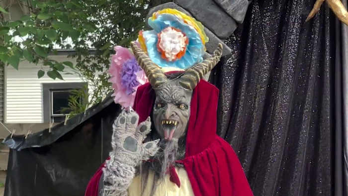 Krampus Fiesta -evenement viert culturele fusie tijdens het opbouwen van opwinding voor december parade