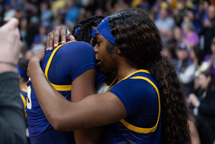 Laatste perfecte dames NCAA Tournament -beugel ontslagen met de overwinning van UCLA op LSU