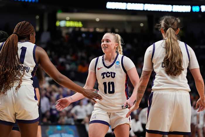 Maart is haar tijd: Hailey Van Lith leidt het 3e verschillende team naar Elite Eight met TCU's 72-61 overwinning