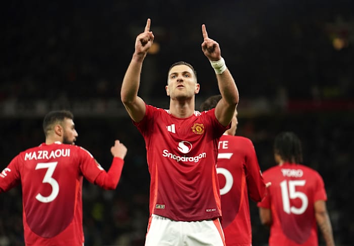 Man United Seals Spectacular Comeback om Lyon met 5-4 te verslaan en door te gaan naar de halve finale van de Europa League