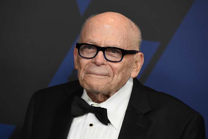 Marvin Levy, de oude publicist van Steven Spielberg en een Oscar-ontvanger, sterft op 96