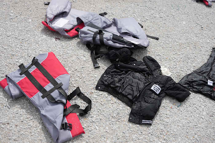 Meer dan een dozijn migranten sterven terwijl boten Griekenland en Turkije zinken