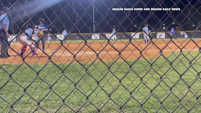 Meisje, 8, gewond bij het schieten in de buurt van Seguin Little League Field; 2 verdachten gezocht, zegt de politie