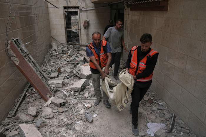 Midden -Oosten laatste: Israëlische stakingen over Gaza doden minstens 50, velen van hen vrouwen en kinderen