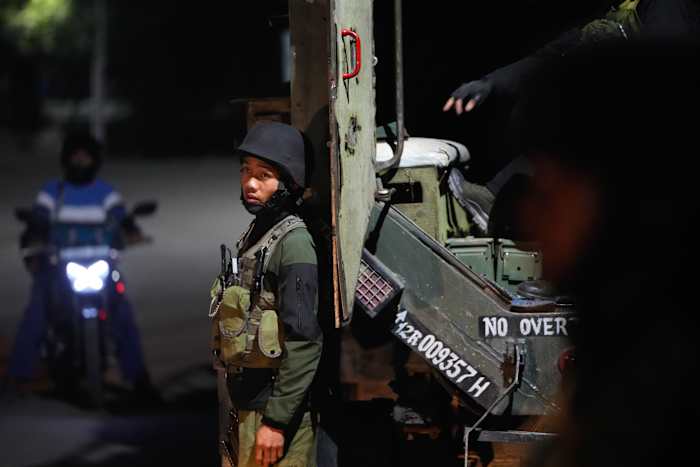 Militanten doden minstens 26 toeristen in een resort in door India gestuurde Kasjmir