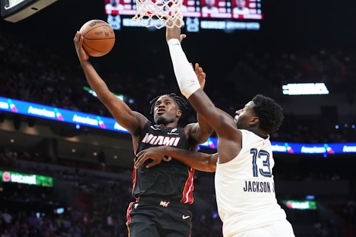 Morant verslaat de zoemer voor een game-winnaar, tilt Grizzlies voorbij Heat 110-108 op