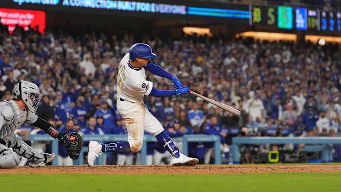 Niet langer ziek, Mookie Betts van Dodgers raakt een paar '160-pond homers' terwijl hij werkt om aan te komen