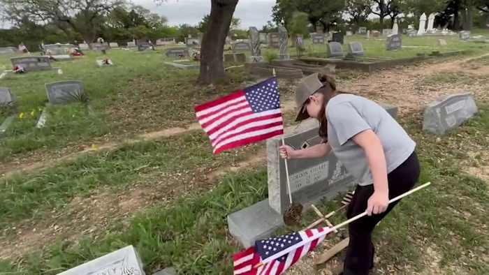 Non-profitorganisatie geleid door de 11-jarige uit de voorjaarstak zorgt ervoor dat de graven van veteranen schoon blijft