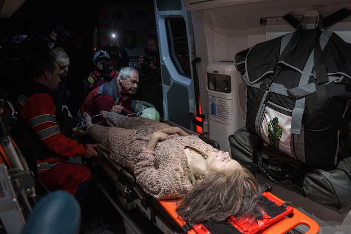 Oekraïne zegt dat een andere Russische drone -aanval 3 doodt nadat Trump Poetin heeft beroofd