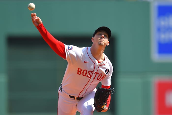 Patriots 'Day Verkeer? Nee dank je. Red Sox 'Walker Buehler brengt nacht door in Hotel voor vroege start
