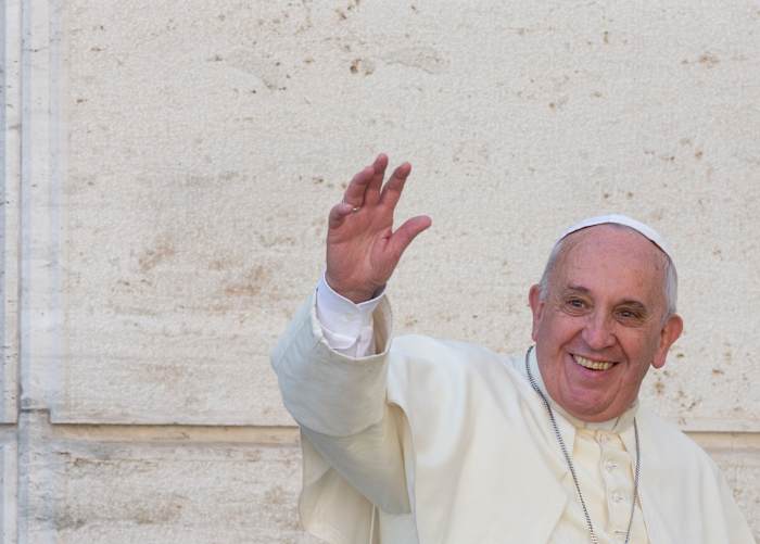 Paus Franciscus probeerde LGBTQ+ mensen meer welkom te maken, maar kerkdoctrine veranderde niet veel
