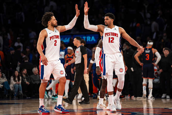 Pistons Snap NBA-record, 15-game naseizoen verliezende streak, verslagen Knicks 100-94 in Game 2