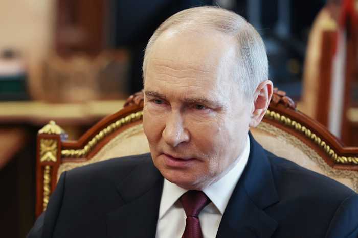 Poetin kondigt een staakt -het -vuren in Pasen aan, omdat Rusland en Oekraïne honderden krijgsgevangenen verwisselen