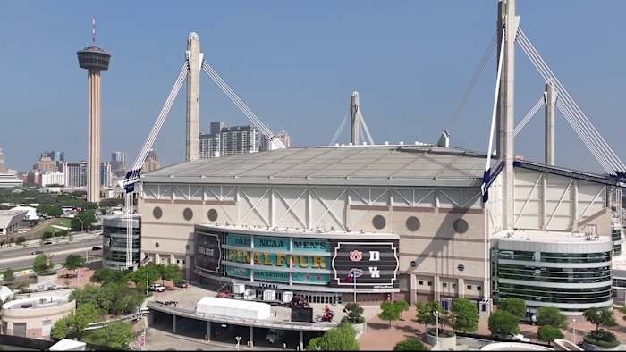 San Antonio burgemeester Ron Nirenberg bespreekt mogelijke alamodome upgrades