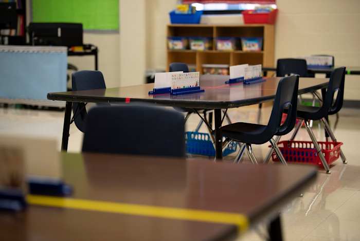 Schooldistricten blijven stil terwijl wetgevers aandringen om te beperken wanneer ze de staat kunnen aanklagen