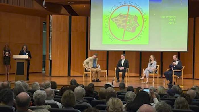 'So Mute Wrong': Sold-out Symposium bekritiseert de Bluebonnet Learning Curriculum van de staat