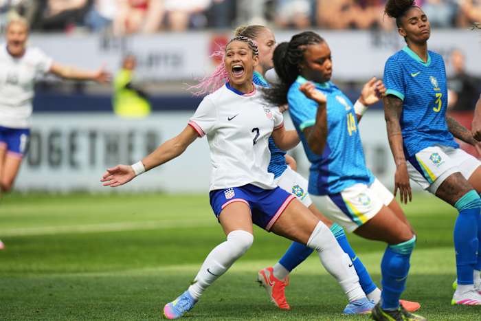 Trinity Rodman scoort vroeg in haar terugkeer van een blessure van 8 maanden, en Amerikaanse vrouwen verslaan Brazilië met 2-0