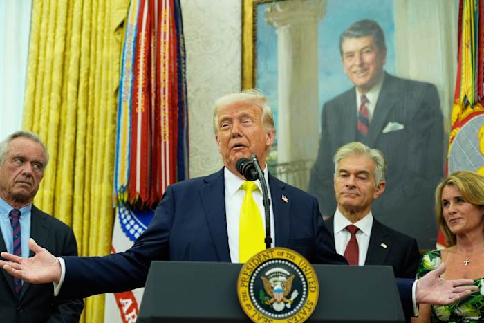 Trump verandert een covid -informatiewebsite in een promotiepagina voor de lablektheorie