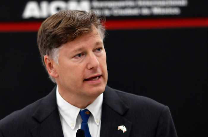 US Revokes Visa van Mexicaanse bandleden nadat het gezicht van Cartel Leader was geprojecteerd tijdens een concert