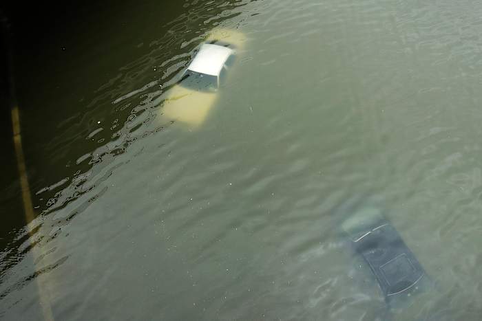 Wanneer zware regenval overstromingen bedreigt, kun je jezelf beschermen. Hier is hoe