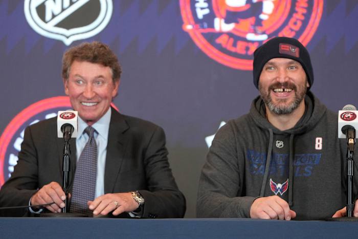 Wayne Gretzky heeft Alex Ovechkin geholpen lang voor dit recorddoelvolging