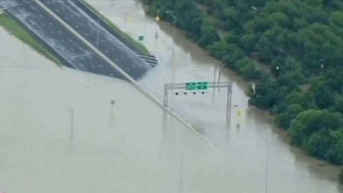 12 jaar geleden werd San Antonio's Highway 281 ondergedompeld door recordoverstromingen tijdens Memorial Day Weekend
