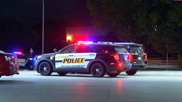 Het kantoor van de medische onderzoeker van Bexar County identificeert de mens fataal neergestoken aan de noordwestkant