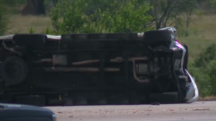 2 gedood bij rollover -crash op SE Loop 410 aan de zuidkant