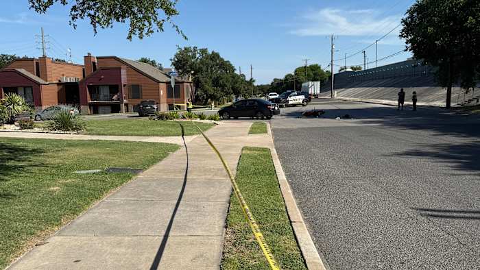 2 gewond bij motorcrash aan de noordwestkant, zegt SAPD