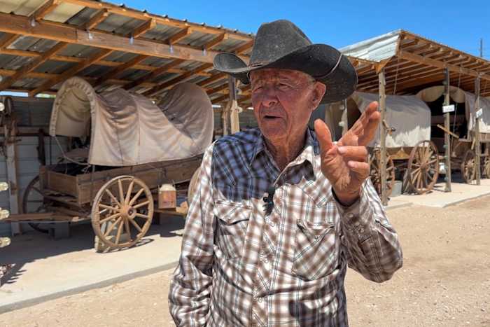 Arizona Communities Bank op Trump's drang naar kolen om ervoor te zorgen dat ze niet vergeten zijn