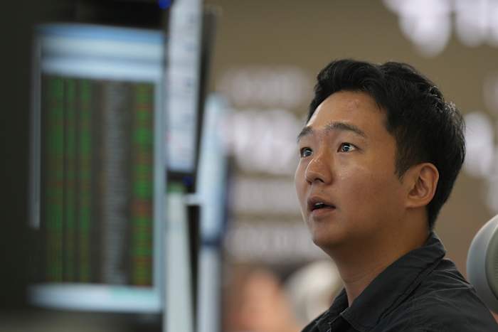 Aziatische aandelen dalen meestal naarmate de onzekerheid groeit over wat de volgende is met de tarieven van Trump