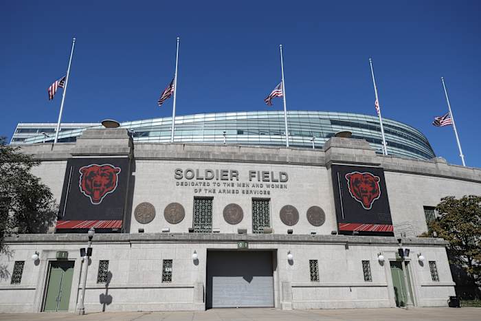Bears verschuiven focus voor een nieuw ingesloten stadion terug naar de buitenwijken van de Chicago Lakefront