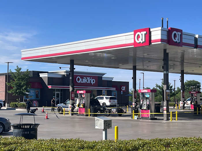 Bekijk live: BCSO om update te geven over arrestatie bij het incident op de weg, aanval bij West Side benzinestation