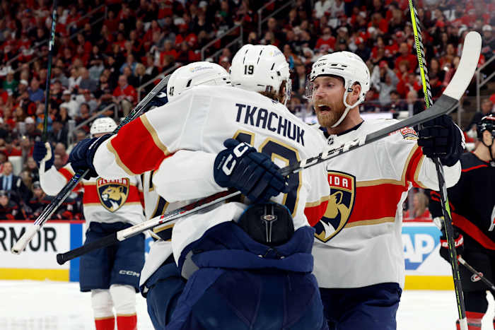 Bennett, Verhaeghe helpt Panthers voorbij Hurricanes met 5-0 te rollen, neem 2-0 voorsprong in de oostelijke finale